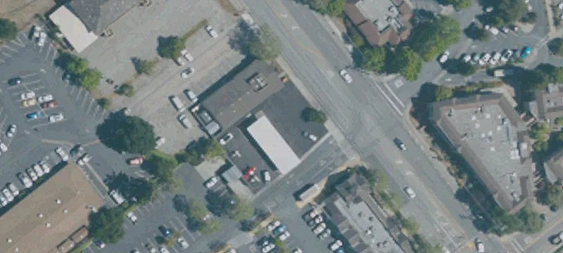 821 Bay Ave