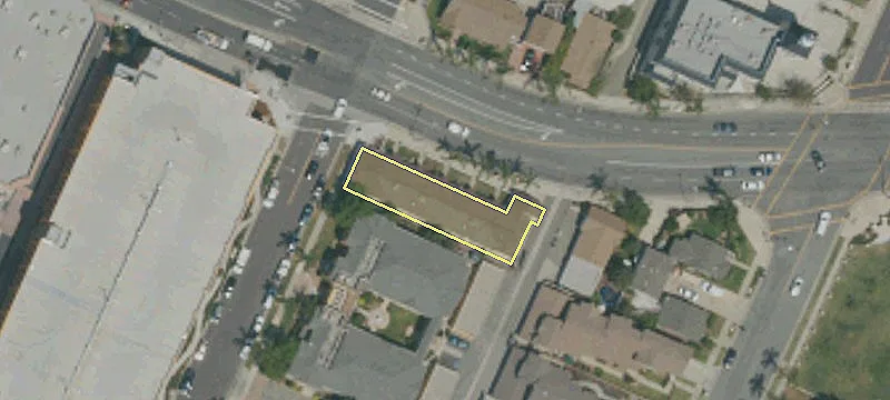 200 Birch St
