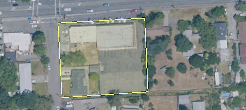 932 College Ave