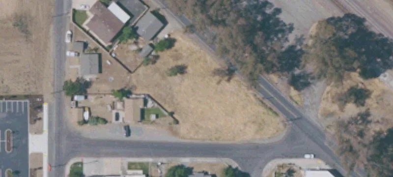 Knightsen Ave
