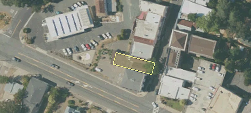 15 Main St