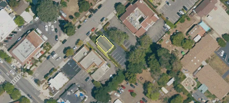 1065 Eugenia Pl