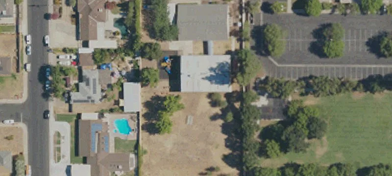 2833 Helm Ave