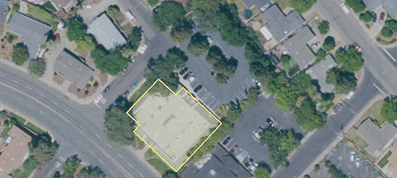 785 Alamo Dr
