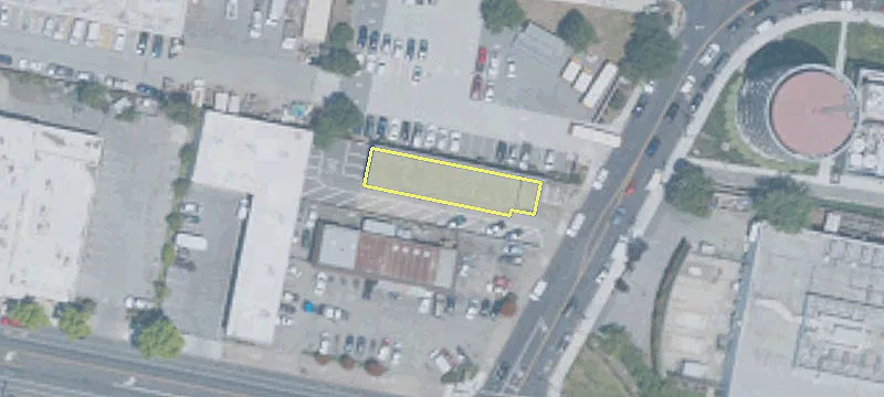 1011 Douglas Ave