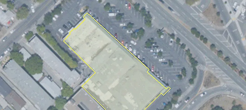 1900 El Camino Real