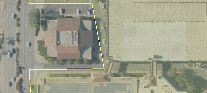 300 Town E Ctr