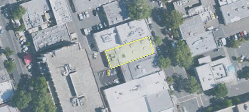 1367 Main St