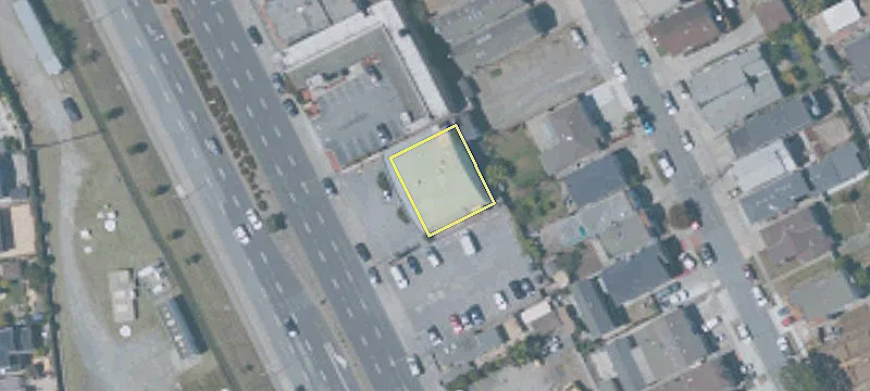 744 El Camino Real
