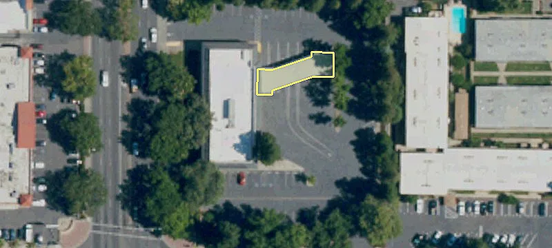 900 Howe Ave
