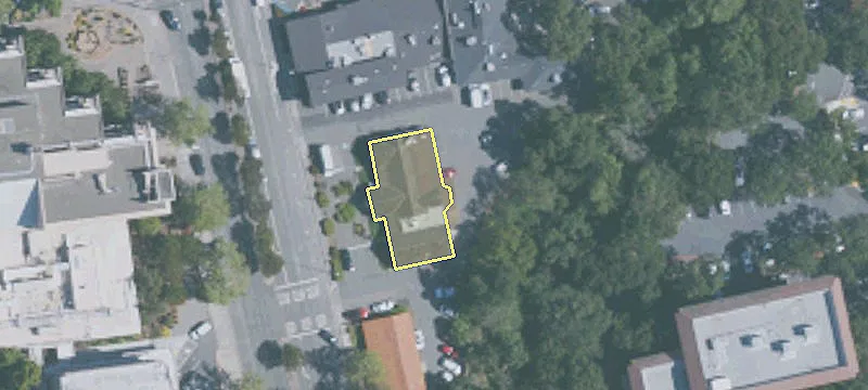 1426 Main St