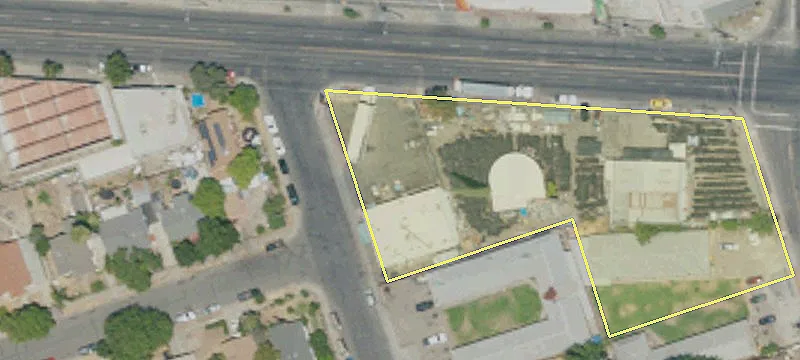 2460 Main St