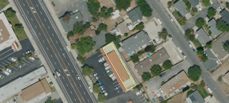 7635 El Camino Real