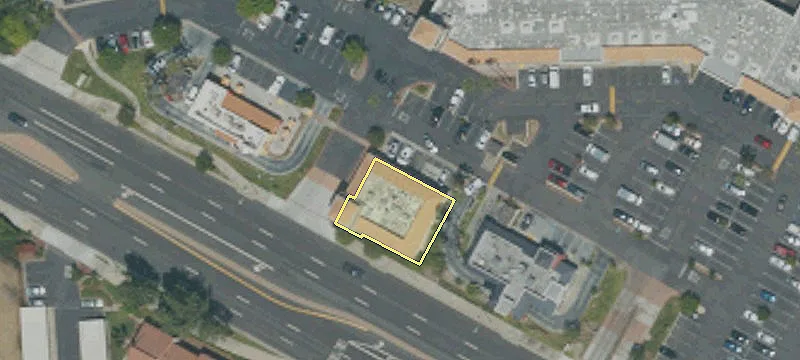 1085 Imperial Hwy