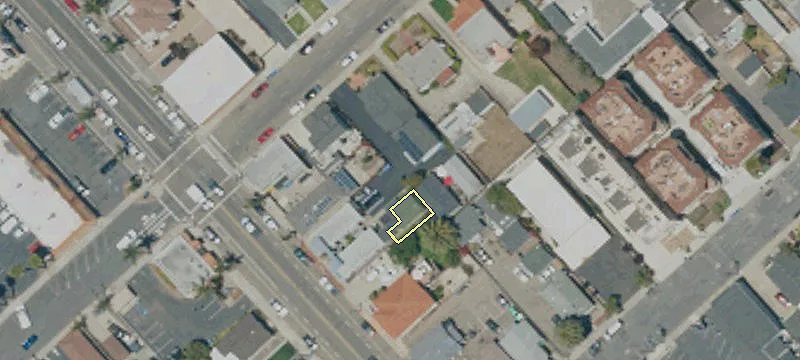 320 Hinds Ave