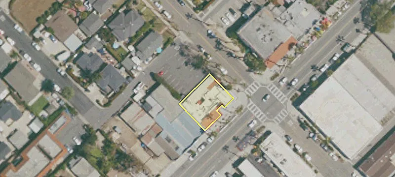 699 Linden Ave