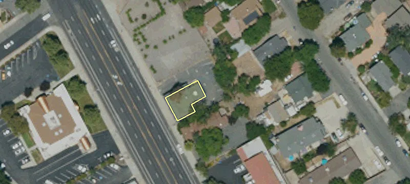7575 El Camino Real
