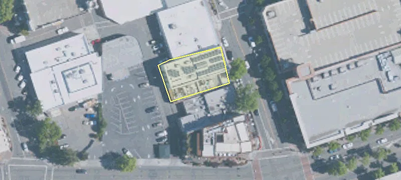 1325 Main St
