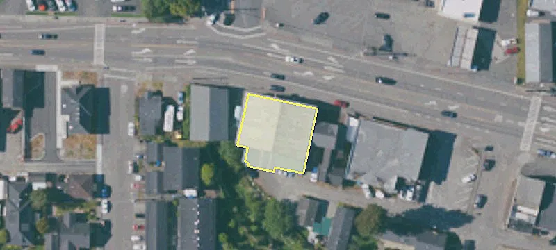 1635 Main St