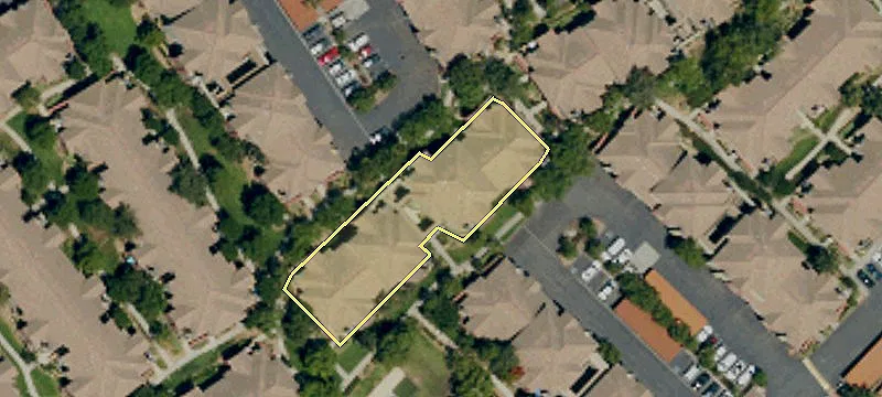 2215 Lakeside Pl