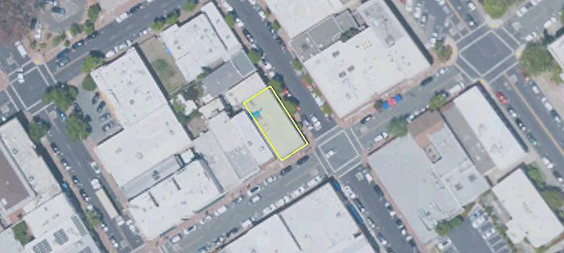 835 Main St