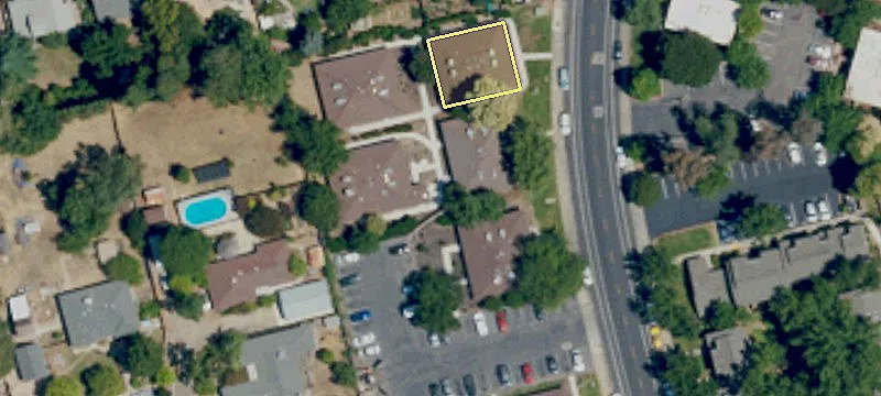 2101 La Loma Dr