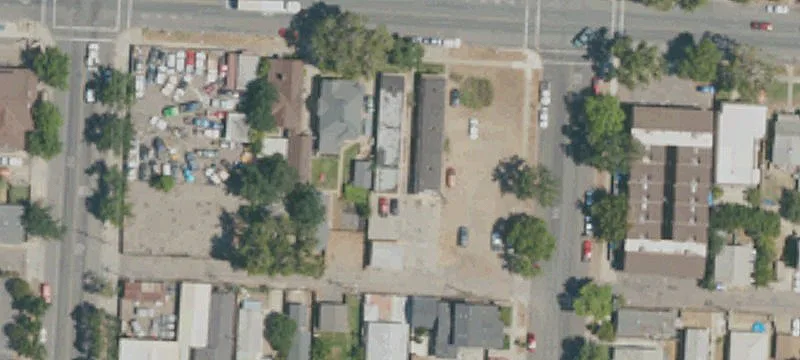 216 Pne St