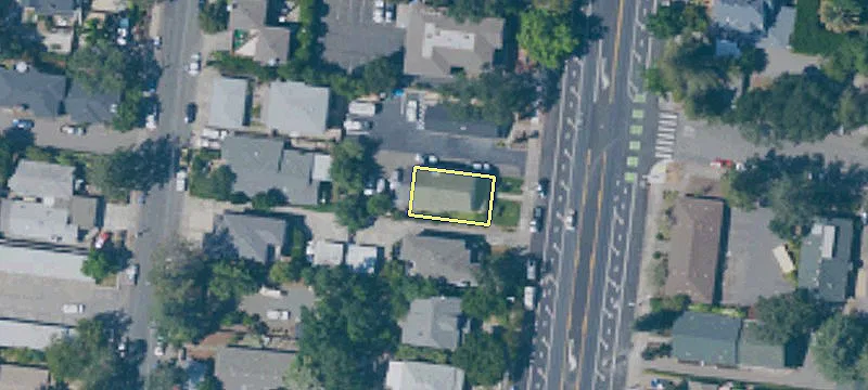 809 Broadway