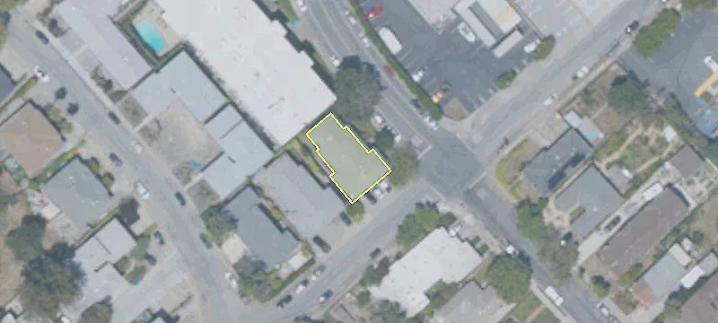 290 Laurel St