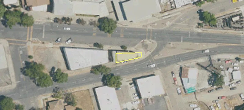 1736 Main St