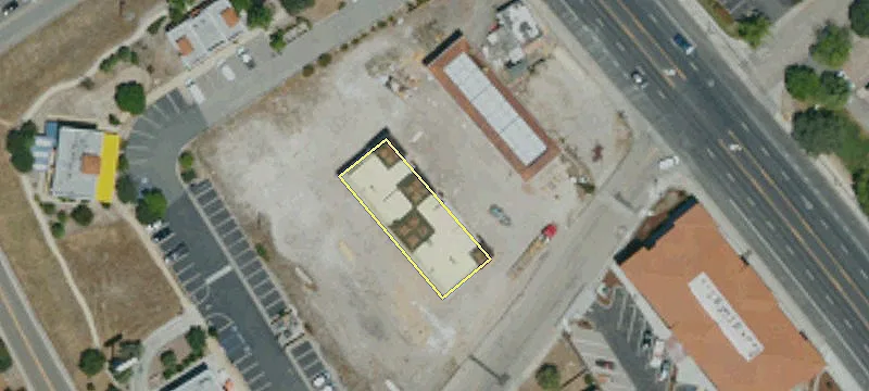 9590 El Camino Real
