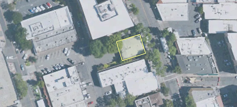 1611 Main St