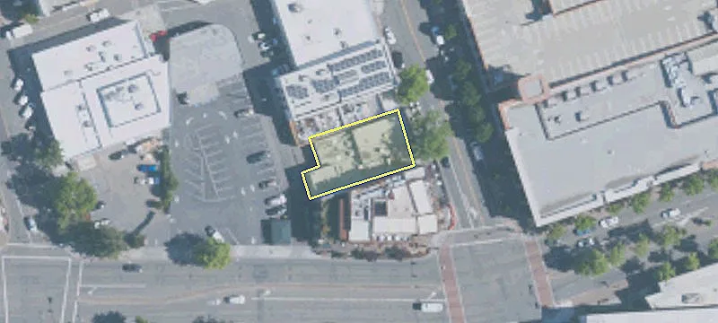 1315 Main St
