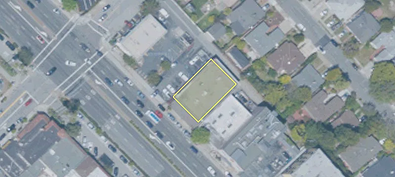 320 El Camino Real