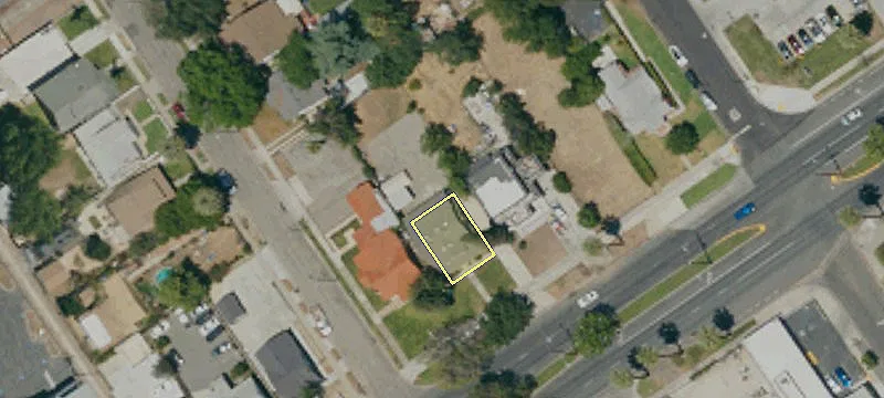 9335 Magnolia Ave