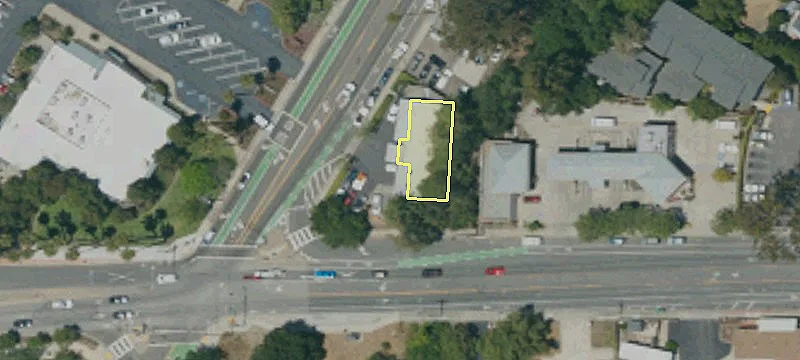 1101 Laurel Ln