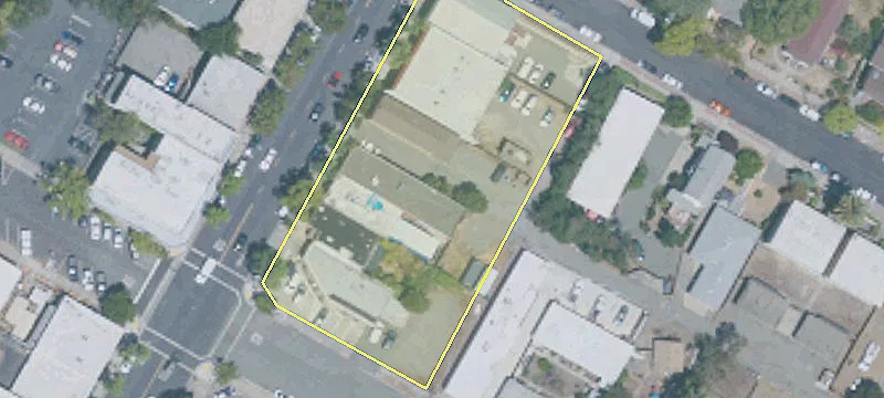 820 1st St