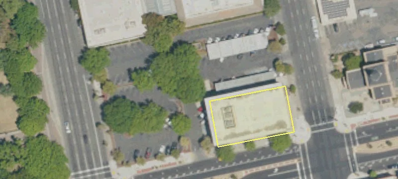 303 El Dorado St