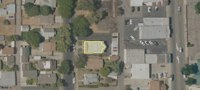 220 Maple Ave