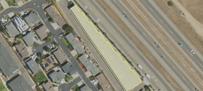 492 Frontage Rd