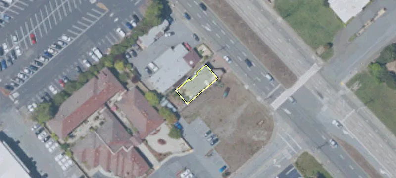 1242 El Camino Real