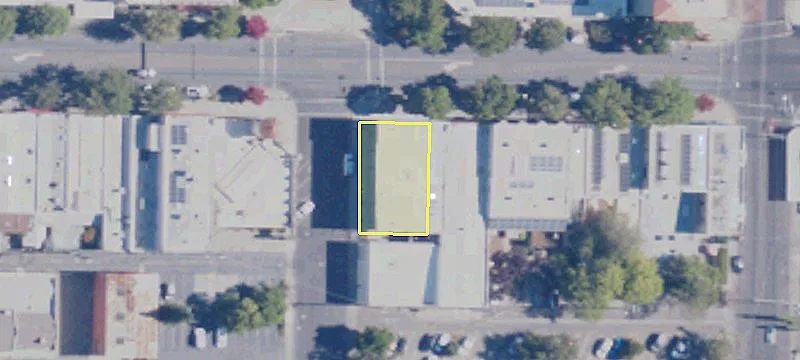 702 Main St