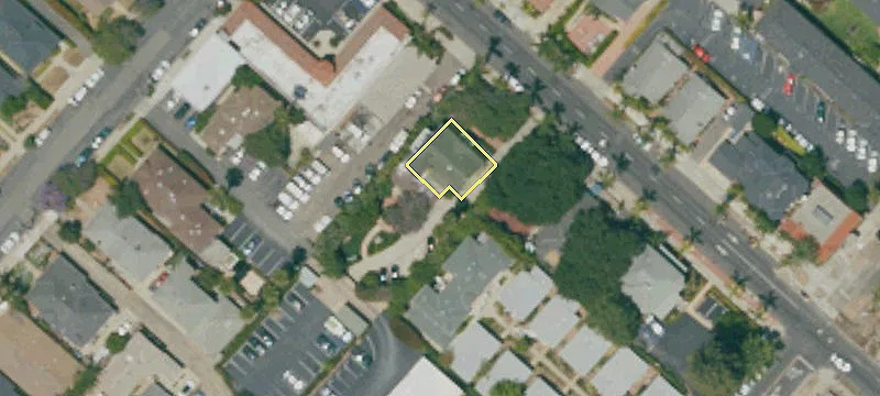 1323 De La Vina St