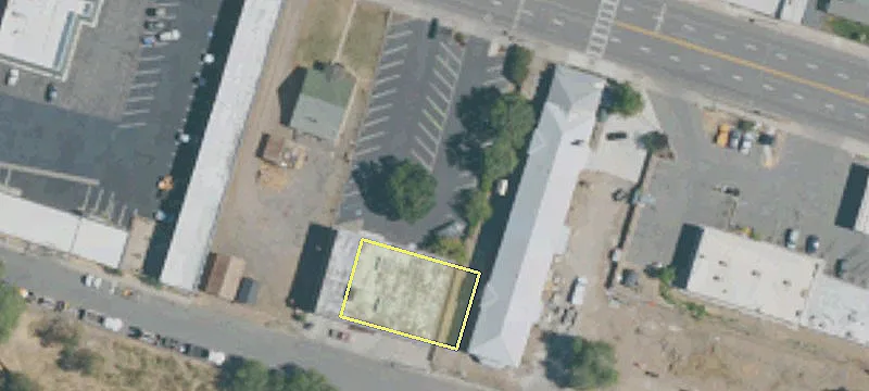 1740 Main St