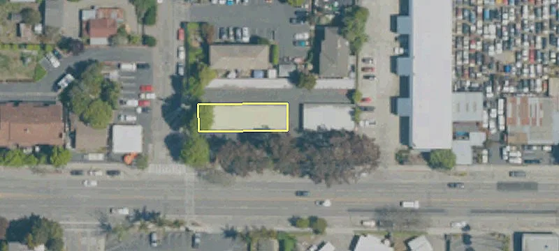 3203 Portola Dr