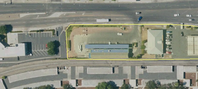 3030 Tulare St