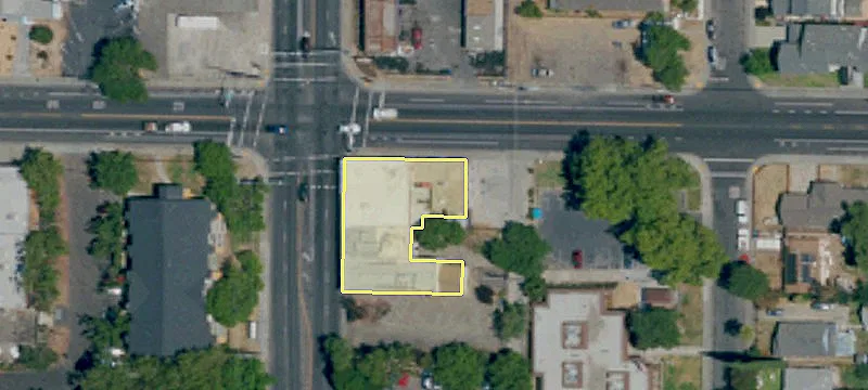 910 Grand Ave