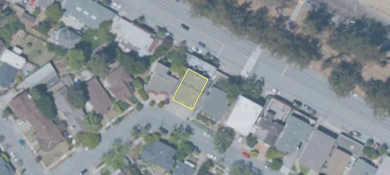 852 Edgehill Dr