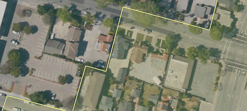 36 Romie Ln