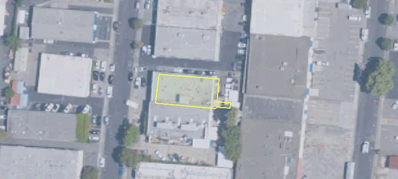 890 Commercial St